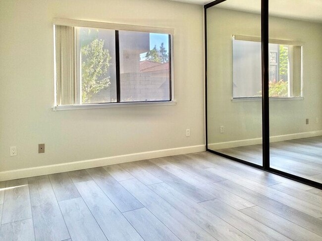 Building Photo - 25685 Fishermans Dr