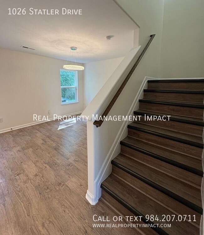 Building Photo - 1026 Statler Dr