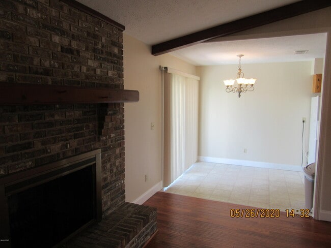 Building Photo - 2005 Geralo Ln