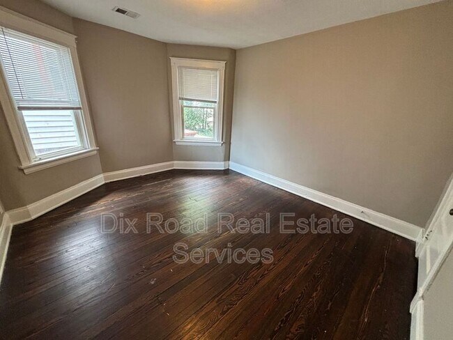 Building Photo - 2215 Mcgregor Pl
