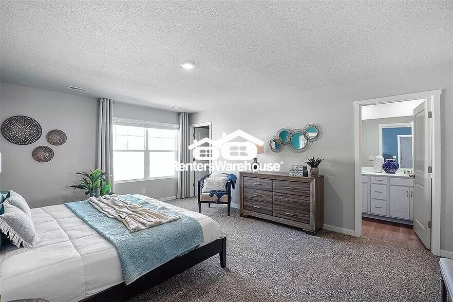 Building Photo - 2205 Bugge Dr