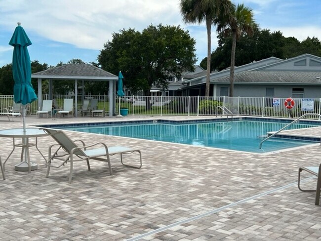 Building Photo - Pelican Cove Condo