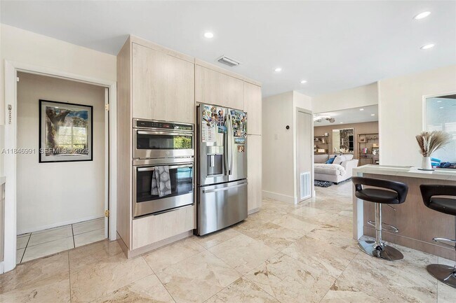 Building Photo - 5901 SW 56th Terrace