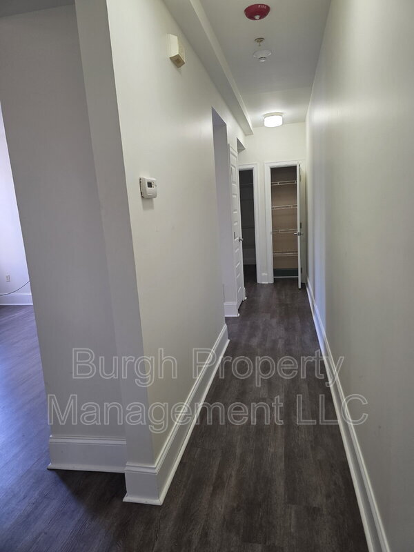 Building Photo - 1009 Penn Ave