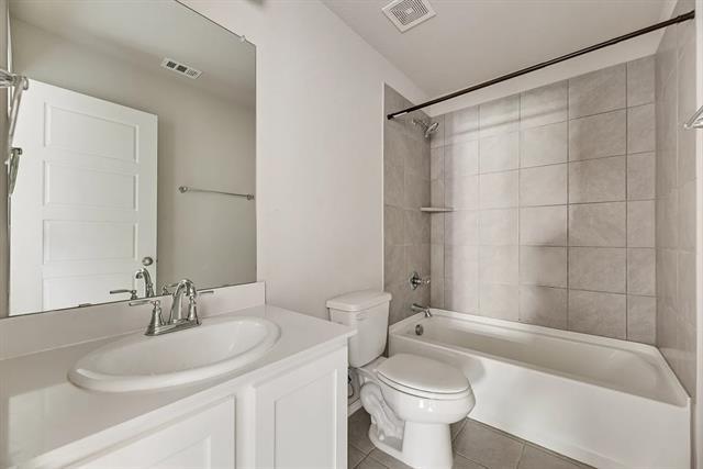 Building Photo - 5913 Hopkins Dr