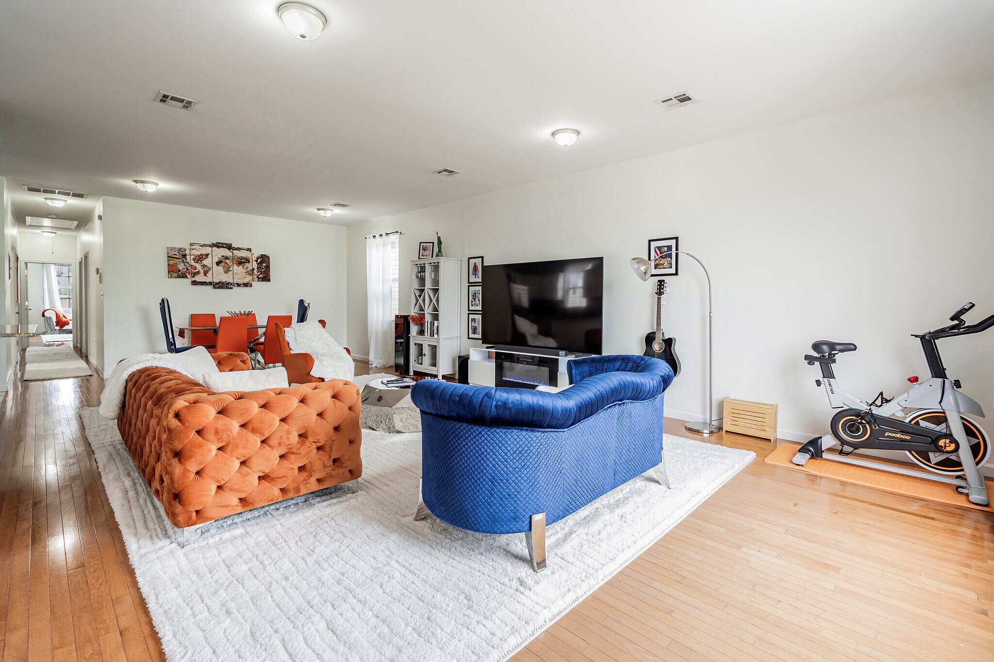 Building Photo - 13 Oak St