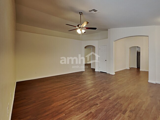 Building Photo - 3237 E Blackhawk Dr
