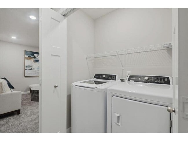 Building Photo - 10905 Fountain Pl N