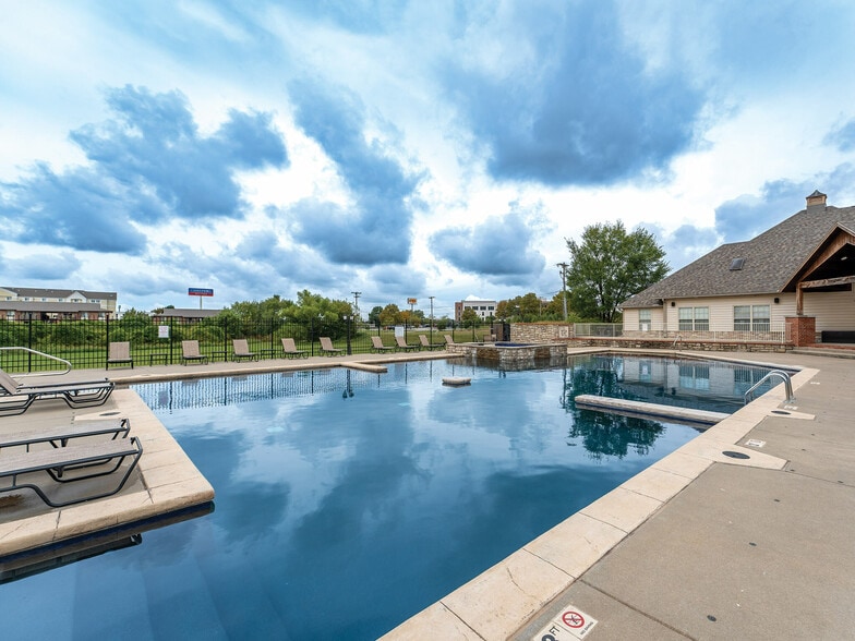 Primary Photo - Coryell Courts Apartments