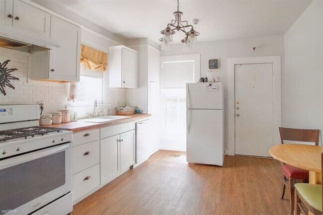 Building Photo - 2 br, 1 bath House - 431 Lindsey St
