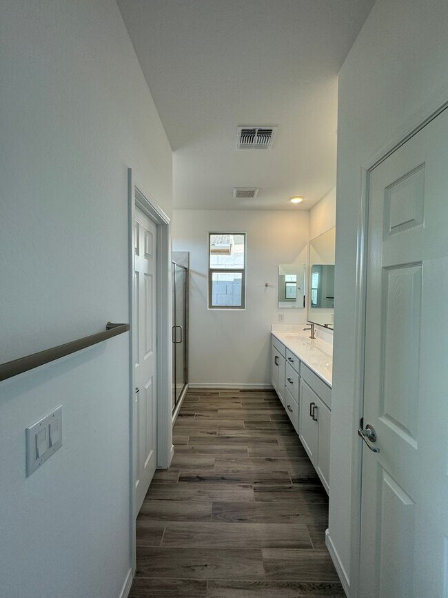 Building Photo - BRAND NEW HOME IN SENTERO CROSSING
