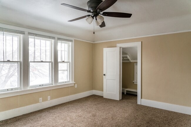 Building Photo - 712 W 22nd St