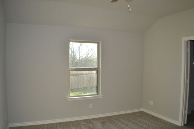 Building Photo - 3 bed 2 bath House for Lease in Sherman