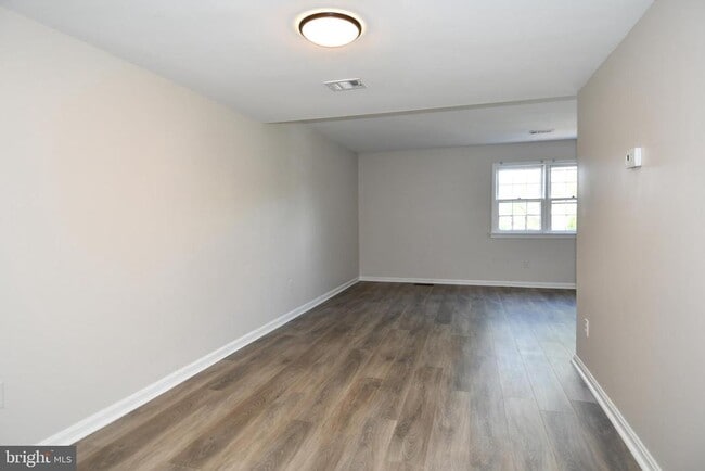 Building Photo - 938 Park Ave