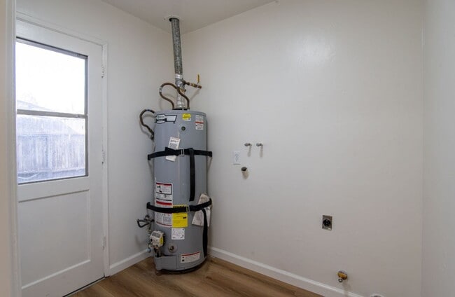 Building Photo - 2608 Ashe Rd