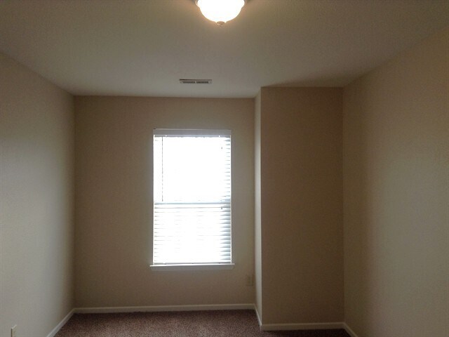 Building Photo - 205 Farm Springs Rd
