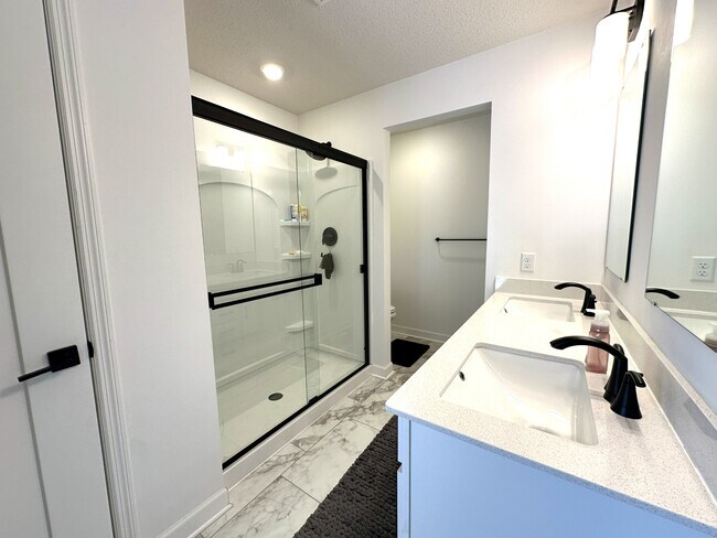 Building Photo - 22525 Wood Ln