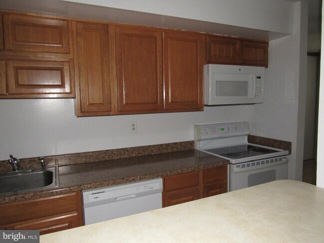 Building Photo - 259 Shirley Dr