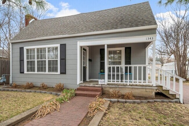 Building Photo - Enchanting Home @TU & Cherry Street