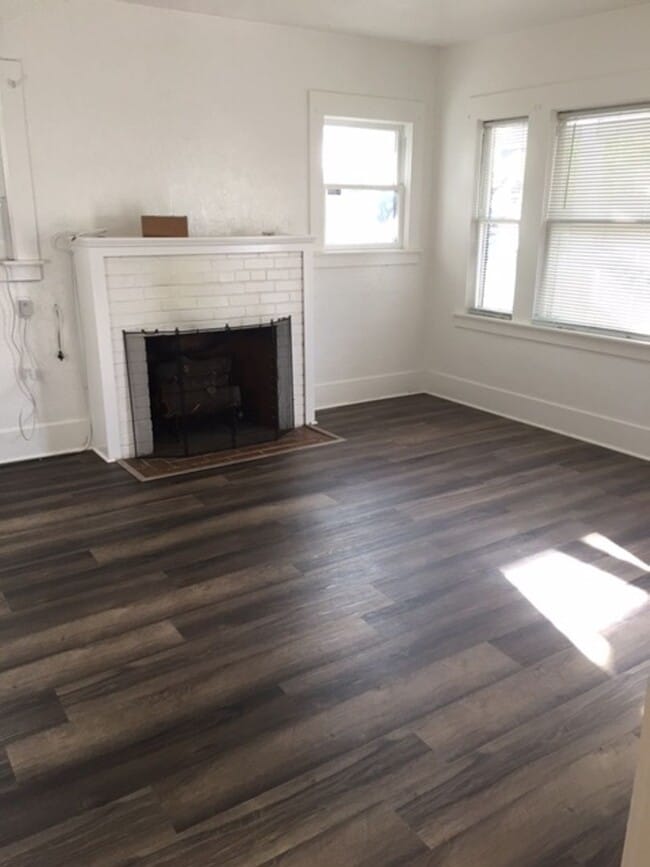 Building Photo - 2 B/R 1 B/A House in Marysville AVAILABLE NOW!