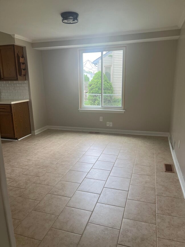 Building Photo - 1438 Rand Rd