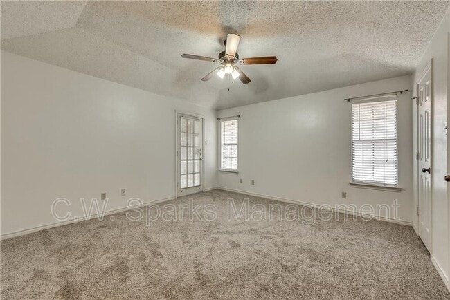 Building Photo - 3043 Modella Ave