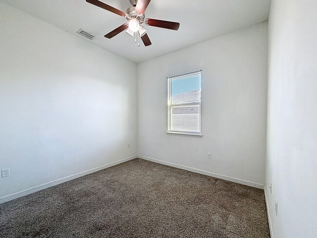 Building Photo - 1843 Manitoba Ct