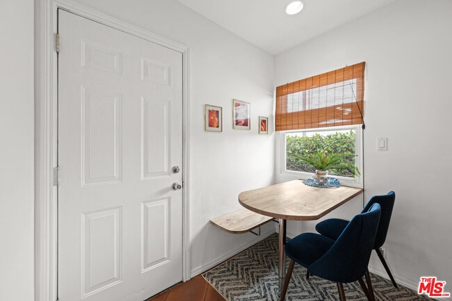 Building Photo - 2340 Abbot Kinney Blvd