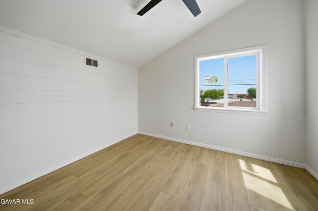 Building Photo - 2059 Shasta St