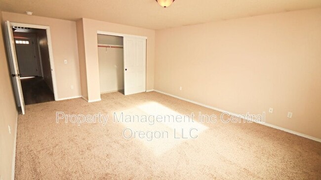 Building Photo - 16489 Riley Dr