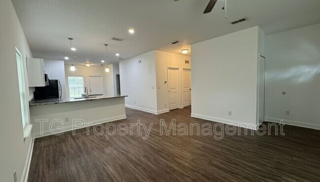 Building Photo - 6625 Osceola St