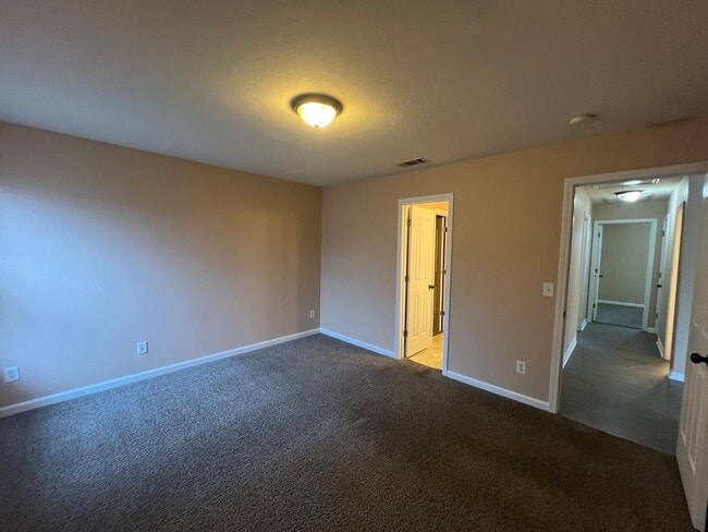 Building Photo - $250 Off First Month's Rent! Nice 3 Bedroom 2 Bath Home in Lavergne - Available Now!