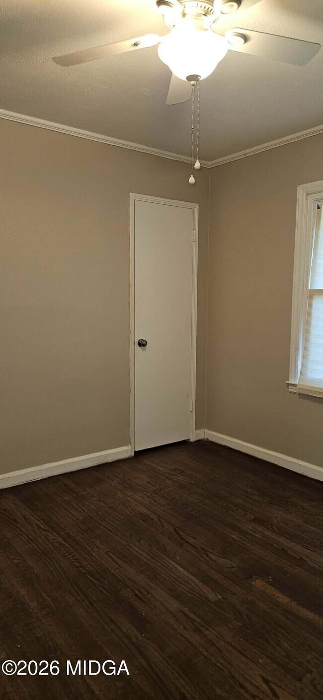 Building Photo - 912 Dogwood Cir