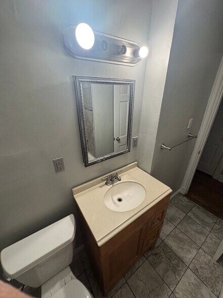 Building Photo - 3512 Belaire Pl