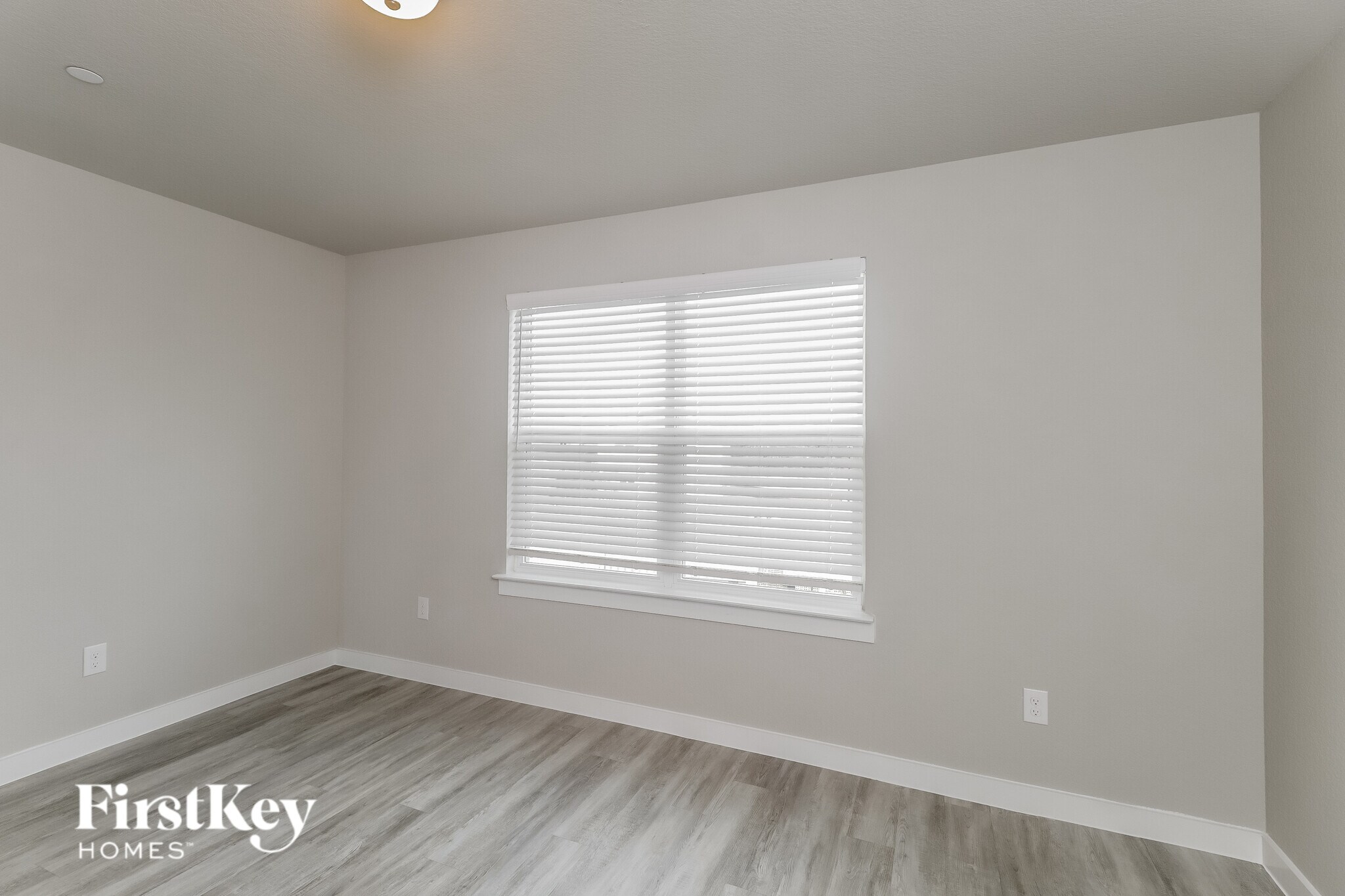 Building Photo - 340 Niki Dr