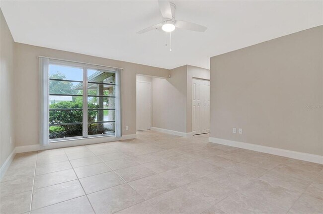 Building Photo - 2958 Dundee Dr