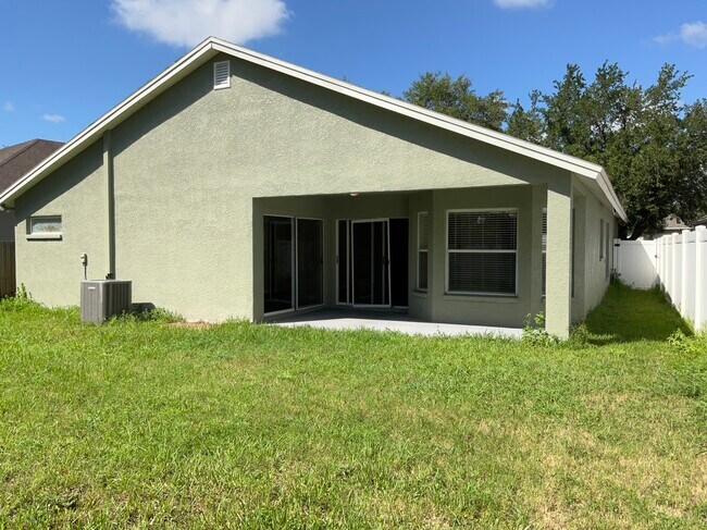 Building Photo - 27512 Sky Lake Cir
