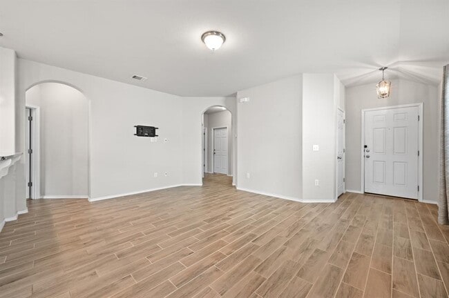 Building Photo - 172 Noddy Rd