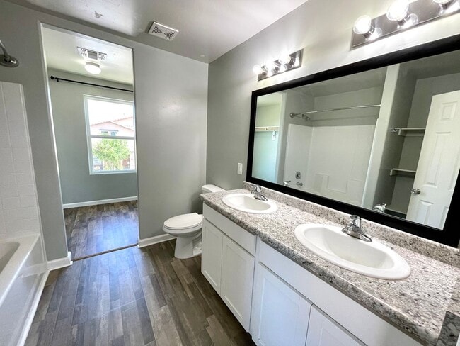 Building Photo - Beautiful 2020 Built- 4 Bedroom Home with 2 Car Garage!