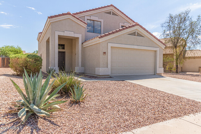 Building Photo - 1009 S 239th Dr
