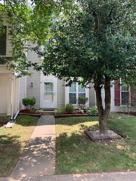 Building Photo - 3715 Hampton Ct