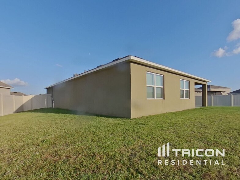 Building Photo - 221 Cedar Elm Cir