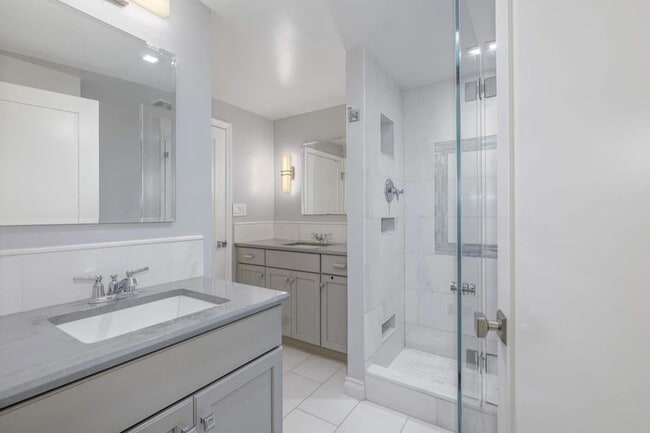 Building Photo - 935 S Taylor St