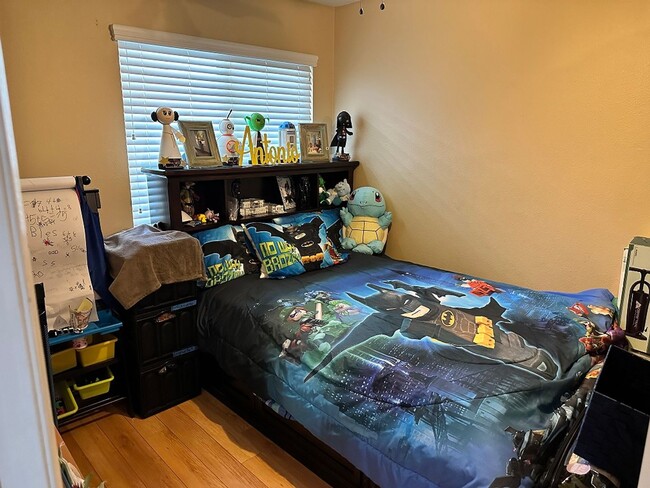 Building Photo - Outstanding Chula Vista Condo
