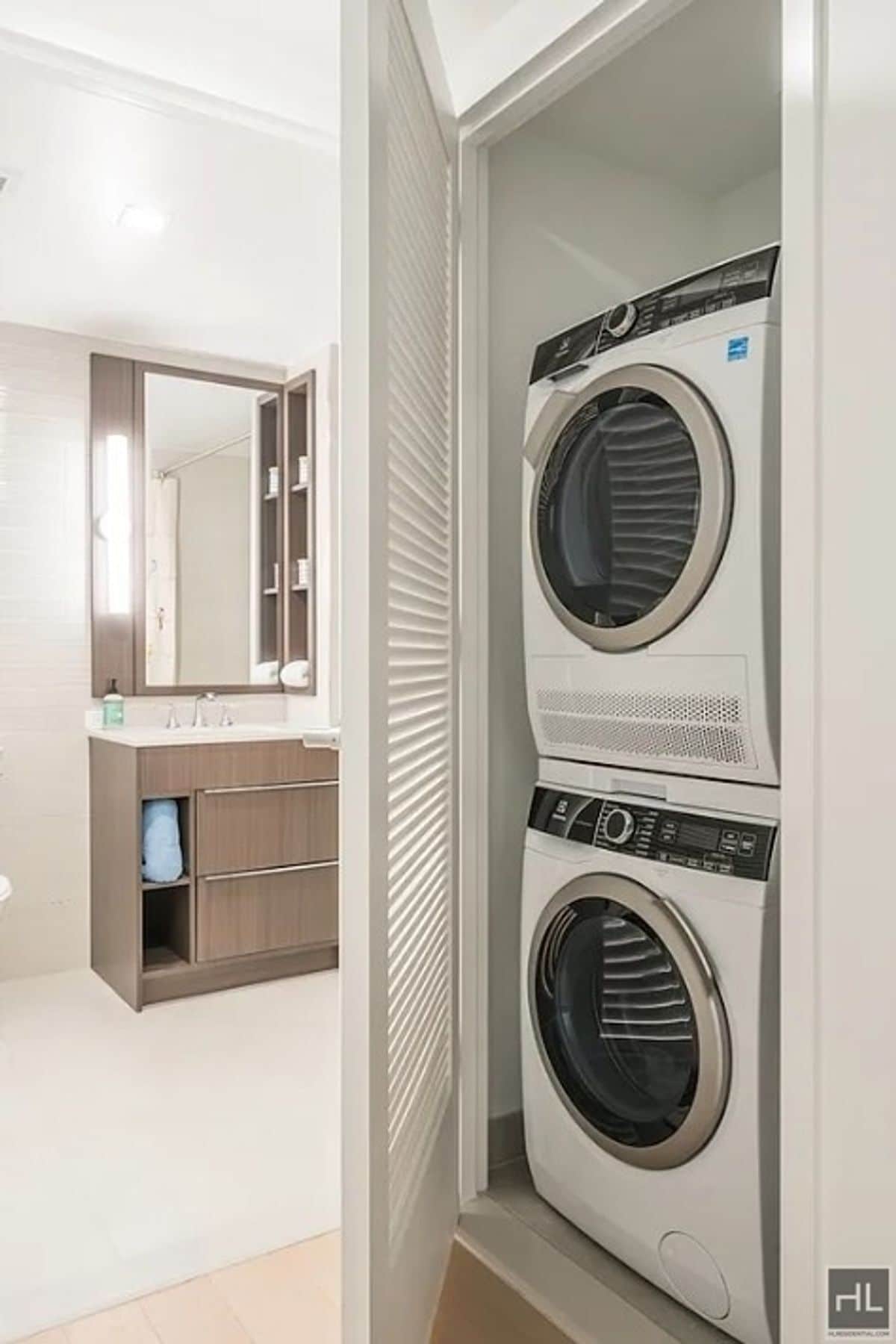 Building Photo - 975 Nostrand Ave