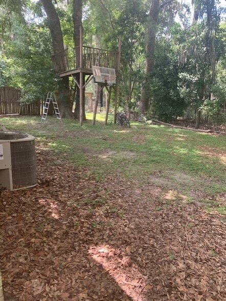 Backyard - 10 Daveitta Dr