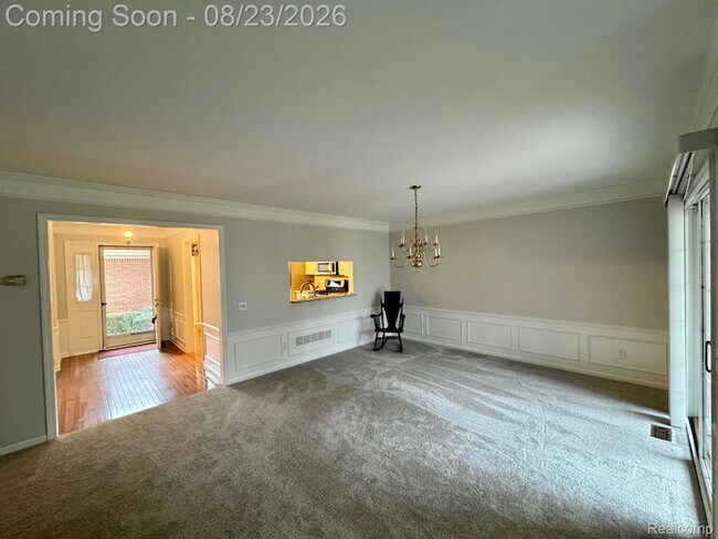 Building Photo - 39494 Village Run Dr