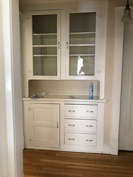 Built in Cabinets - 66 S Main Ave