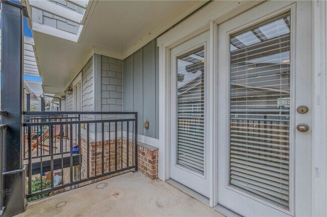 Building Photo - 1725 Harvey Mitchell Pkwy S