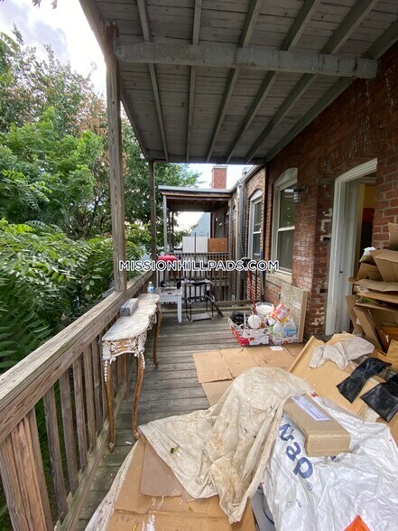 Building Photo - 5 Woodbine St